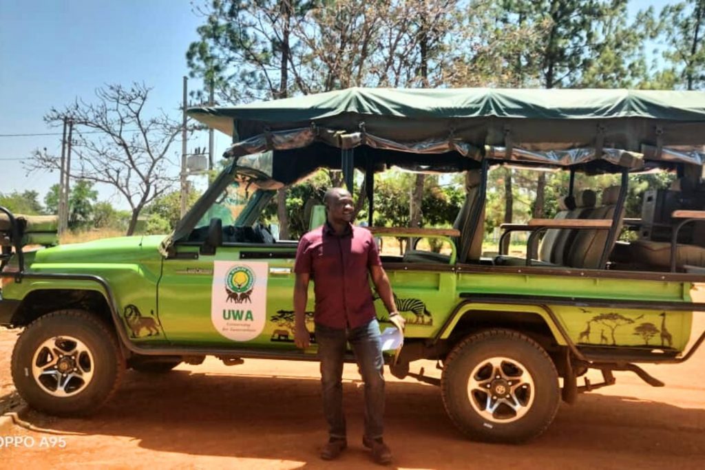 Game drive vehicle in Kidepo